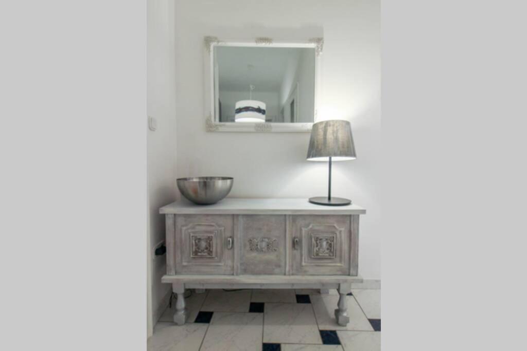 Artistic Luxury Flat With Colosseum View *