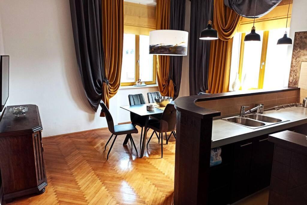 Artistic Luxury Flat With Colosseum View Pula
