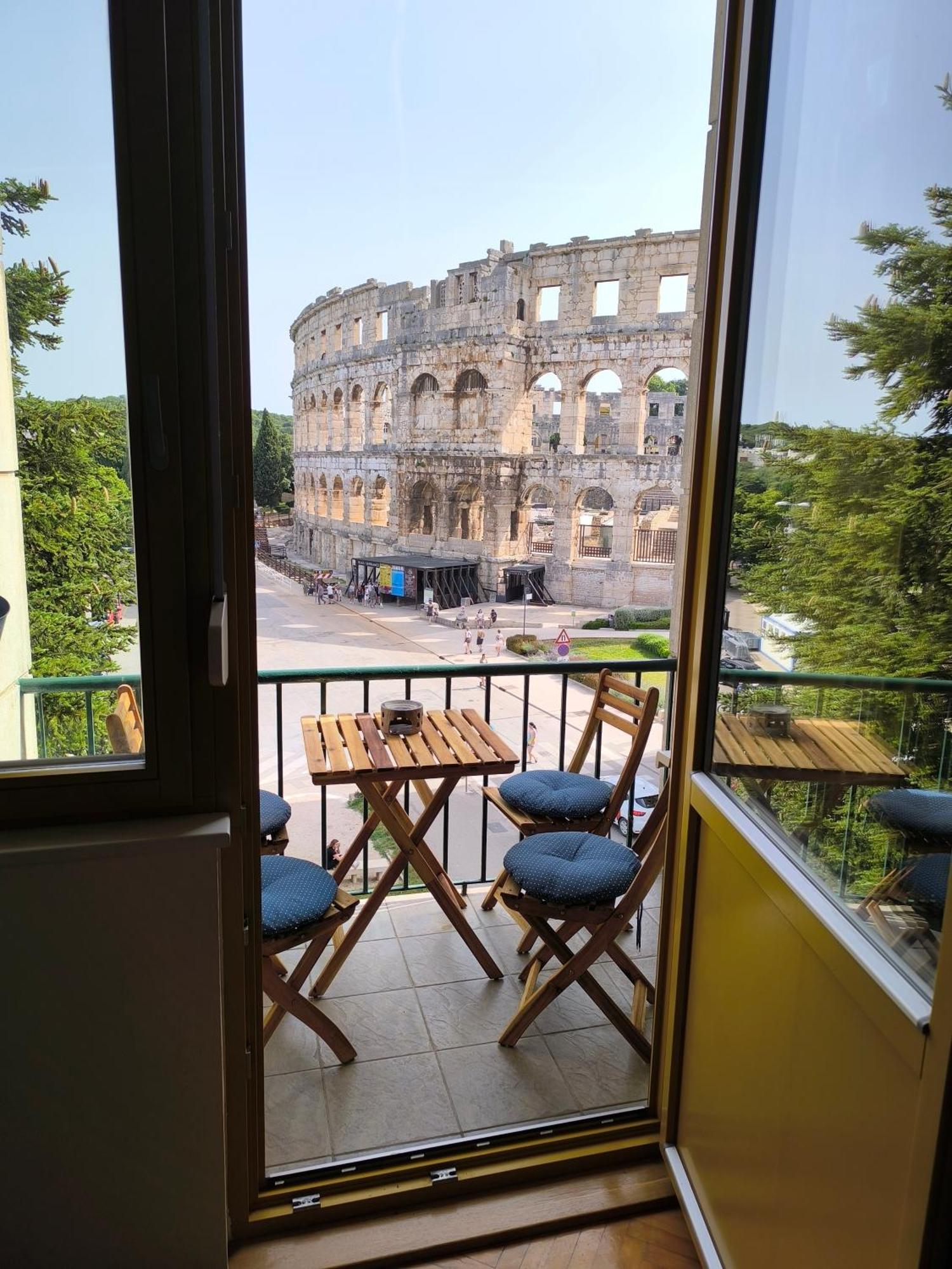 Apartment Artistic Luxury Flat With Colosseum View Pula