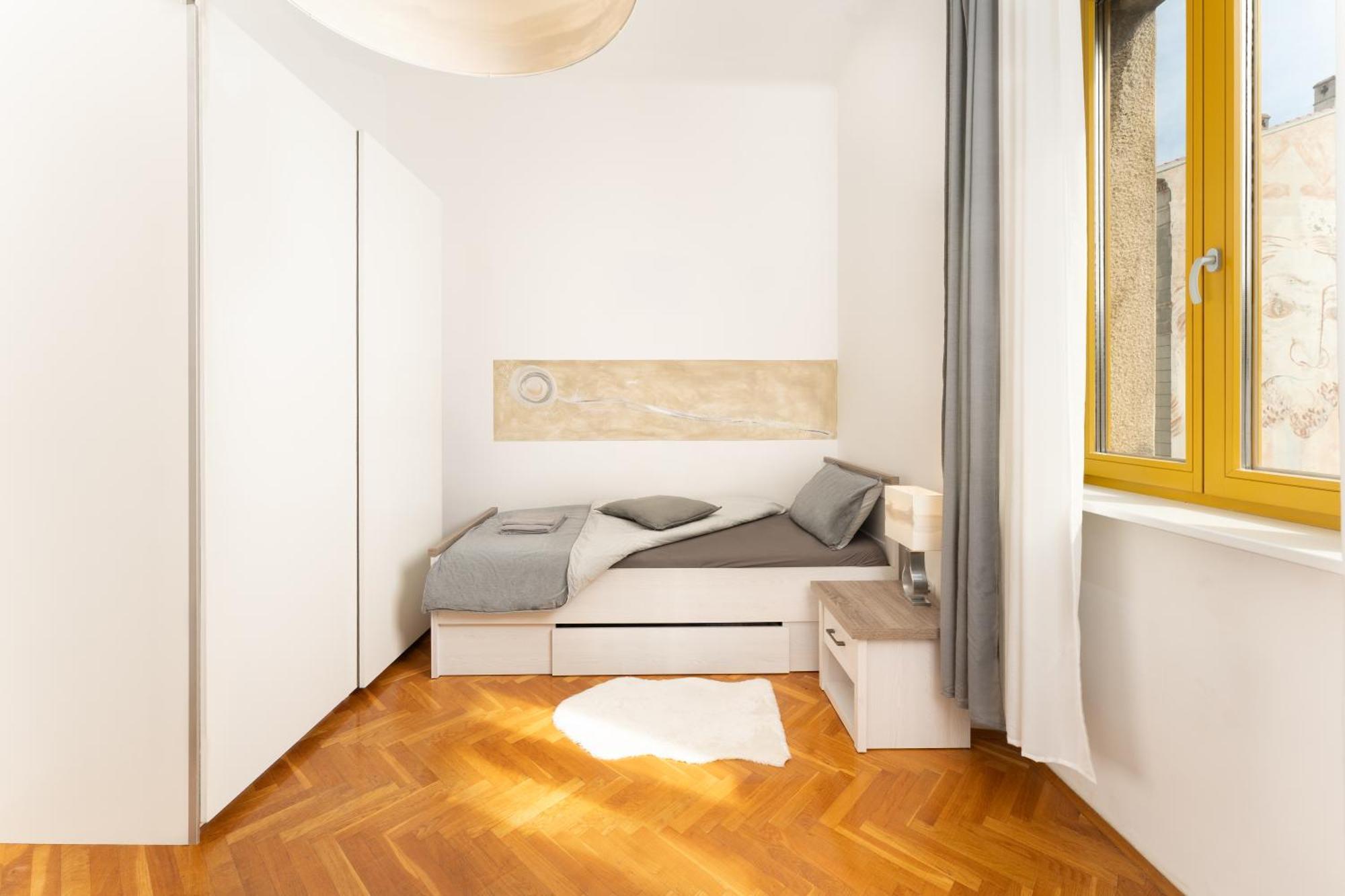 Artistic Luxury Flat With Colosseum View