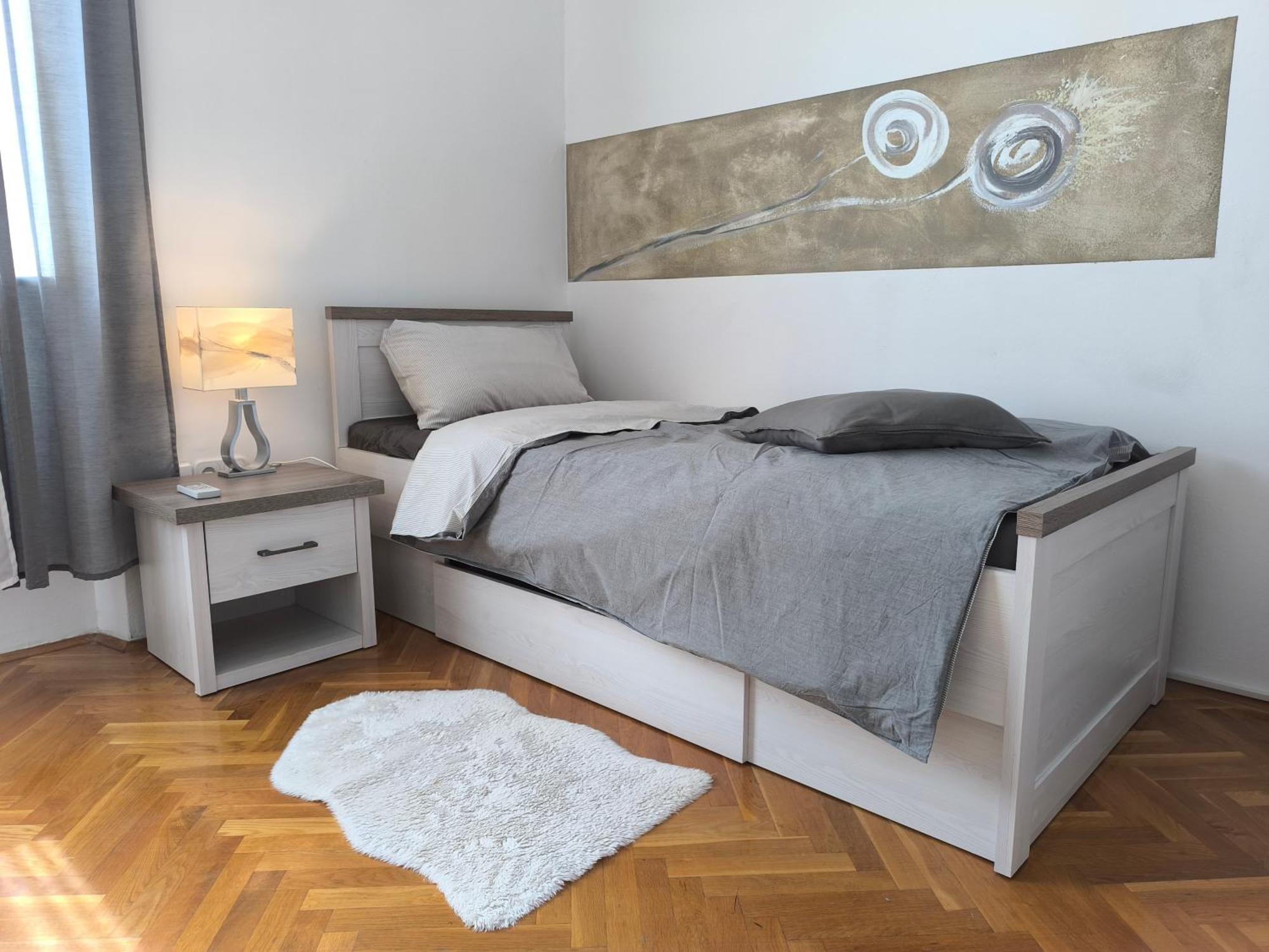 Artistic Luxury Flat With Colosseum View